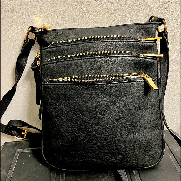 Handbags - Black zipper cross body bag